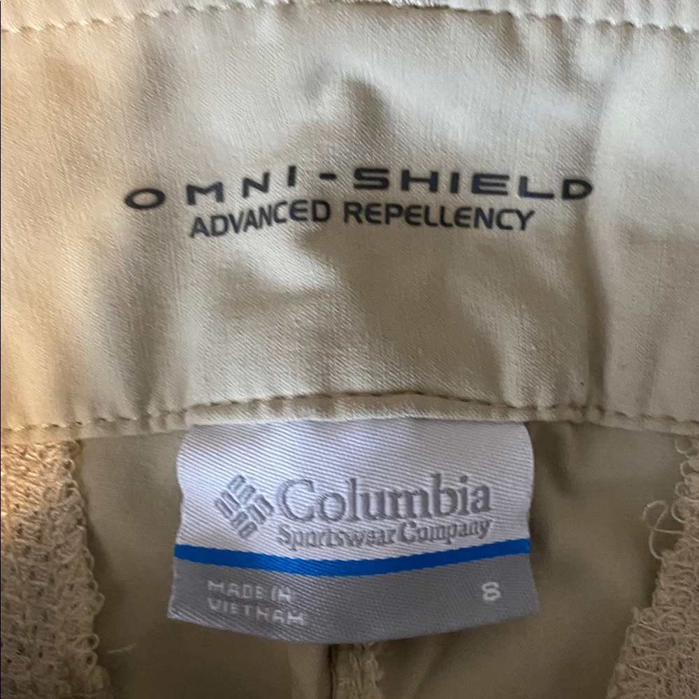 Columbia womens Light Tan Cargo capris - Picture 4 of 5
